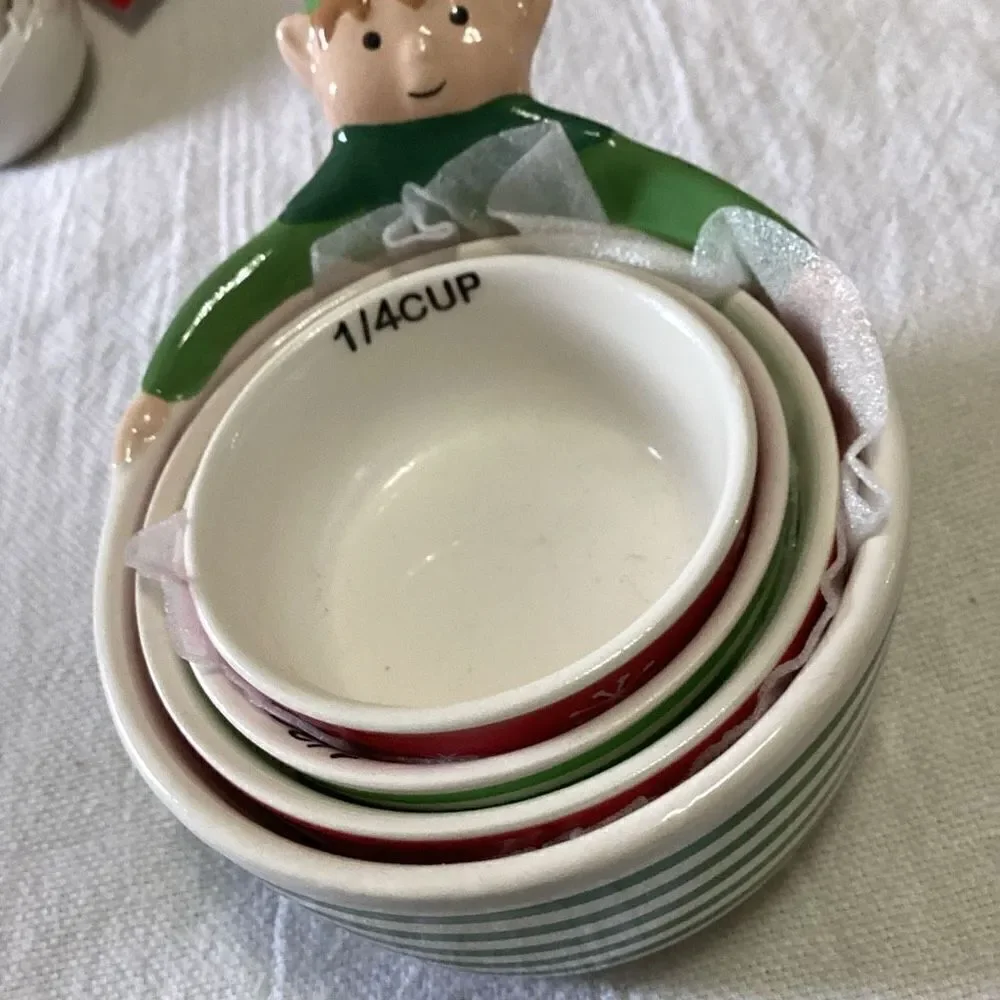 Holiday Elf Measuring Cup & Measuring Spoons Set with 3 Robert Stanley Towels